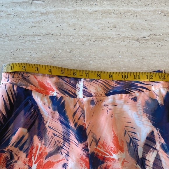 NWOT Guess, wide leg pants, like new condition, measurements and photos below. - Picture 4 of 10